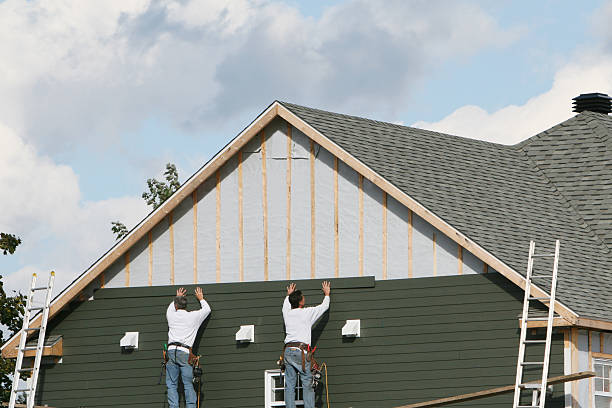 Professional Siding Installation technician working in Summit, NJ